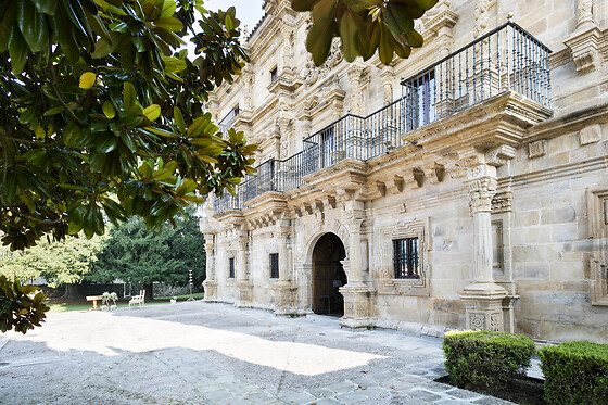 Una noche en suite con desayuno para 2 en Abba Palacio de Soñanes**** en Villacarriendo (A Coruña)