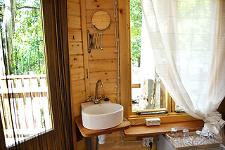 Una noche con desayuno en la cabaña para 2 adultos y 1 niño Camping Alguer - Tienda Glamping Nima en  Les Planes D´Hostoles (Girona)