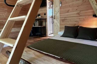 Una noche con desayuno en la cabaña para 2 adultos y 1 niño Camping Alguer - Tienda Glamping Nima en  Les Planes D´Hostoles (Girona)