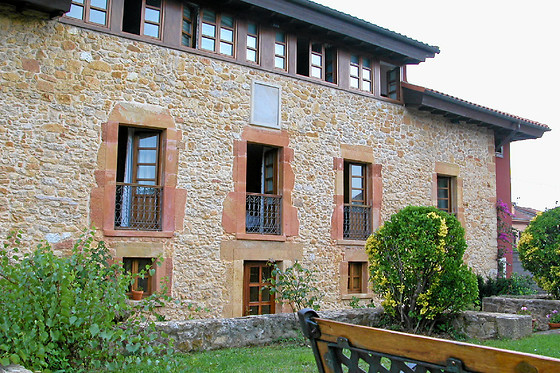 Una noche con desayuno para 2 en Palacio de La Viñona**** en Oviedo (Asturias)
