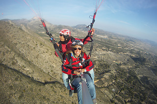 Un vuelo en parapente biplaza para 1 en Parapente Santa Pola en Santa Pola (Alicante)