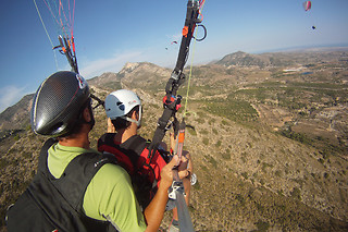 Un vuelo en parapente biplaza para 1 en Parapente Santa Pola en Santa Pola (Alicante)