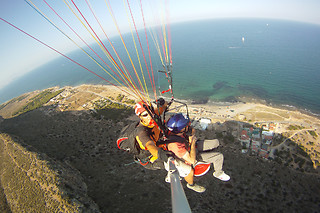 Un vuelo en parapente biplaza para 1 en Parapente Santa Pola en Santa Pola (Alicante)