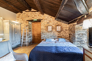 Una noche en suite con desayuno para 2 personas en Lar de Víes**** en A Pontenova (Lugo)