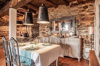 Una noche en suite con desayuno para 2 personas en Lar de Víes**** en A Pontenova (Lugo)