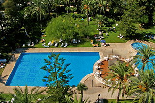 Una noche con desayuno para 2 adultos y 1 niño en Hotel Intelier Orange **** en Benicássim (Castellón)