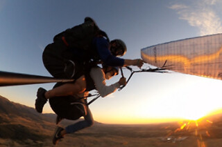 Un vuelo térmico de montaña en parapente para 2 en Airparapente en Alarilla (Guadalajara)