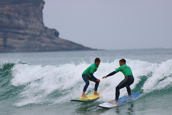 Dos clases privadas de surf o paddle surf en Suances (Cantabria)
