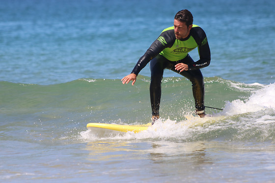 Dos clases privadas de surf o paddle surf en Suances (Cantabria)