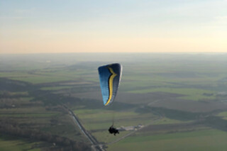 Un vuelo térmico de montaña en parapente para 2 en Airparapente en Alarilla (Guadalajara)