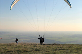 Un vuelo térmico de montaña en parapente para 2 en Airparapente en Alarilla (Guadalajara)