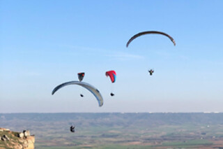 Un vuelo térmico de montaña en parapente para 2 en Airparapente en Alarilla (Guadalajara)