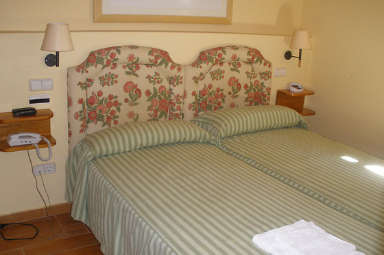 HOSTAL LA CHATA Y CASA RURAL LA CHATA - photo 5