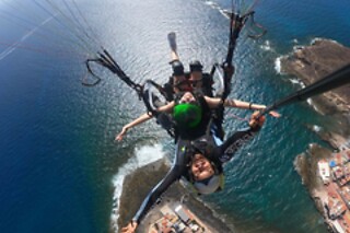 Un vuelo en parapente para 3 en Brisa Paragdiling en Costa Adeje (Santa Cruz de Tenerife)