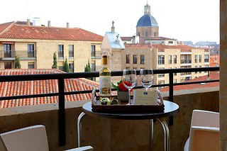 Una noche en habitación premium con desayuno para 2 en Abba Fonseca Hotel**** en Salamanca