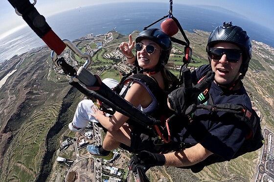 Un vuelo en parapente para 3 en Brisa Paragdiling en Costa Adeje (Santa Cruz de Tenerife)