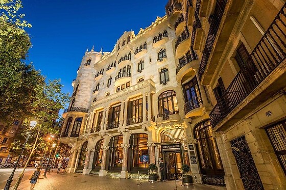 Una noche con desayuno para 2 en Hotel Casa Fuster G.L Monumento***** en Barcelona