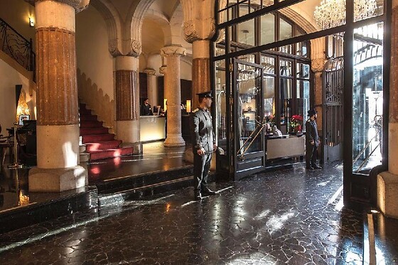 Una noche con desayuno para 2 en Hotel Casa Fuster G.L Monumento***** en Barcelona