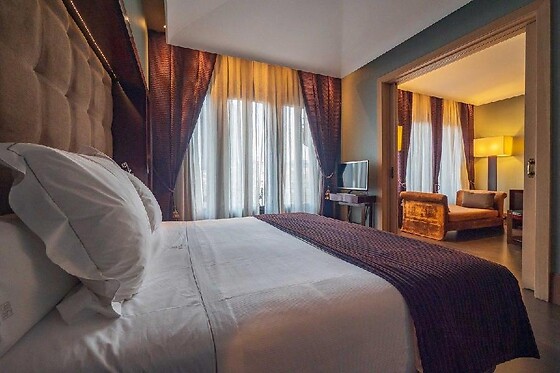 Una noche con desayuno para 2 en Hotel Casa Fuster G.L Monumento***** en Barcelona