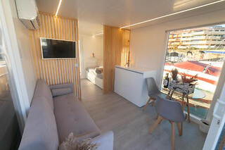 Una noche en una casa flotante para 3 en La Maison de la Mer en Sotogrande (Cádiz)