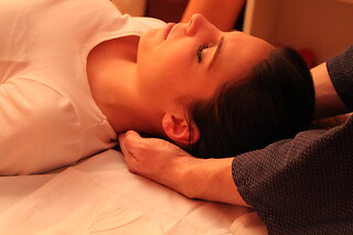 Un masaje relajante de cabeza y cuello para 2 en Centro de Shiatsu Ki Kai en Madrid
