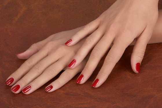Una manicura para 1 en System Perruquers en Canet de Mar (Barcelona)