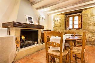 Una noche con desayuno para 2 en Posada Uncastillo en Uncastillo (Zaragoza)