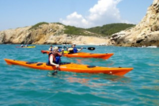 Alquiler kayak individual sin monitor y alquiler hidropedal en Vilanova i la Geltrú (Barcelona)