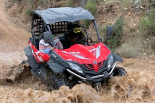 Un alquiler de buggy para 2 en Alonis Jet 4x4 en Cilanco (Albacete)