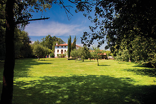 Una sesión de spa y relax uso exclusivo para 2 en La Casona de San Pantaleón de Aras en Voto (Cantabria)