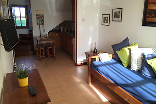 Dos noches con desayunos para 2 en Apartamentos El Cardeo en La Revilla (Cantabria)