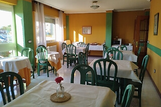 Una noche con desayuno para 2 en Hotel Mataleñas en Santander