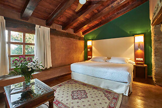 Una noche en suite con desayuno para 2 en Finca El Cortiñal en Valencia de Alcántara ( Cáceres)