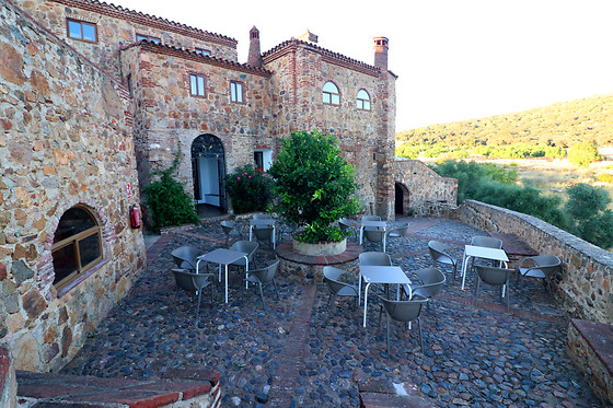 Hotel Monasterio Rocamador en Almendral (Badajoz)