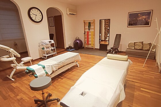 Un masaje a cuatro manos para 1 en KG Clínica y Salud Eixample en Barcelona