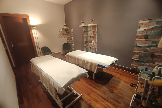 Un masaje a cuatro manos para 1 en KG Clínica y Salud Eixample en Barcelona