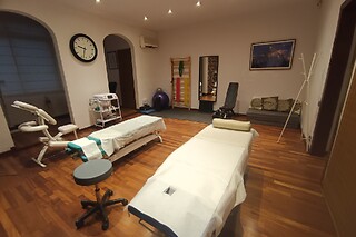 Un masaje a cuatro manos para 1 en KG Clínica y Salud Eixample en Barcelona
