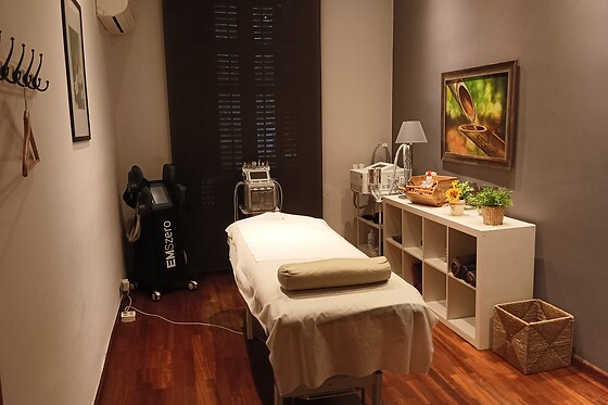 Un masaje a cuatro manos para 1 en KG Clínica y Salud Eixample en Barcelona