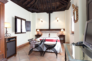 Dos noches con desayunos para 2 en Hotel Casa Capitel Nazarí*** en Granada