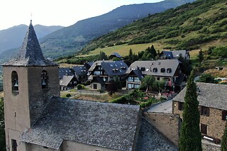 Una noche con desayuno para 2 adultos y 2 niños en Hotelet de Betlan en Betlan (Lleida)