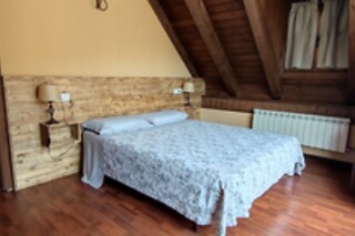 Una noche con desayuno para 2 adultos y 2 niños en Hotelet de Betlan en Betlan (Lleida)