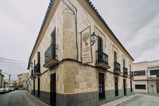 Una noche con desayuno y degustación de vinos y quesos locales para 2 en Hotel Rural La Vida de Antes en Consuegra (Toledo)