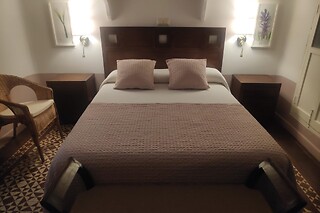 Una noche con desayuno y degustación de vinos y quesos locales para 2 en Hotel Rural La Vida de Antes en Consuegra (Toledo)