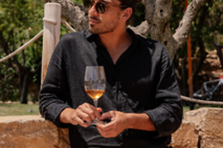 Brunch de lujo con cata de vino y cava en una bodega para 1 en Wine Stories en Barcelona