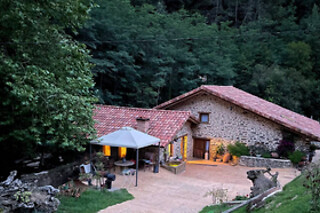 Una noche para 4 adultos y 2 niños en Casa Haraneko Errota Burdindegi en Bizkaia