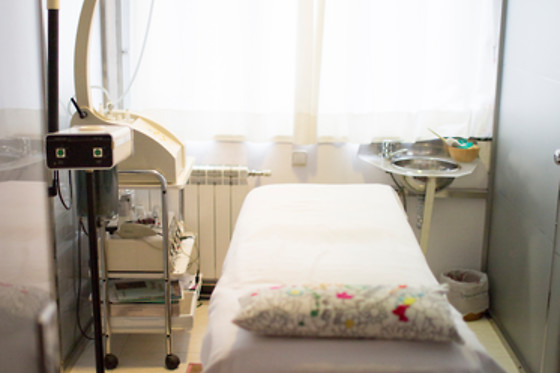 Un tratamiento facial para 2 en Centro de Belleza Gladis en Bilbao (Bizkaia)