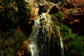 Una actividad de puenting para 1 en Máxima Aventura en Montanejos (Castellón)