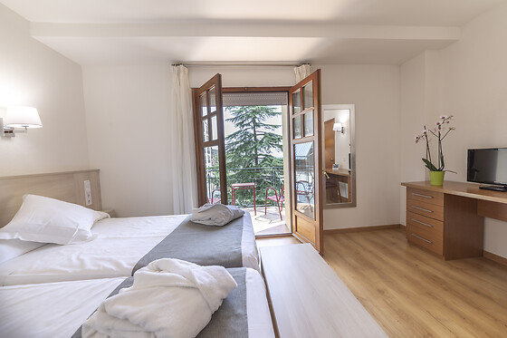 Una noche en habitación doble estándar con desayuno para 2 en Balneario de Fitero - Hotel Gustavo Adolfo Bécquer en Fitero (Navarra)