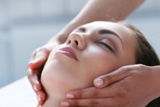 Un tratamiento facial para 1 en Belleza cuerpo salud en Fuenlabrada (Madrid)