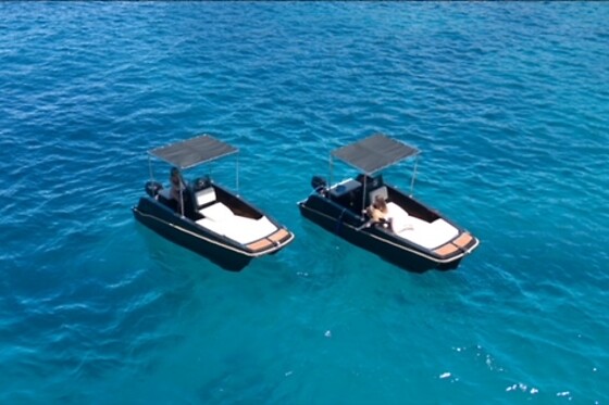 Un alquiler de un barco para 2 en Black Boats Ibiza en Ibiza